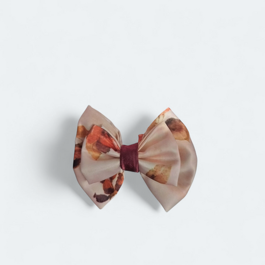 Kuhuki’s handmade fabric hair-bow clip in classic design for girls